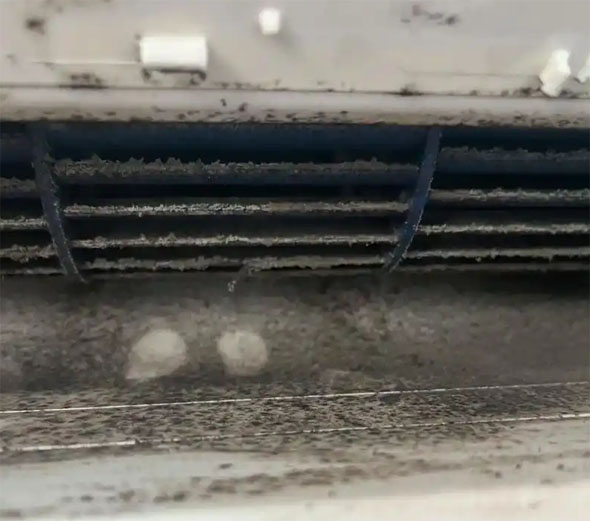 荆州空调吹的风有股烧焦味是怎么回事